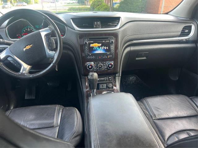 Photo of 2015 Black Granite Metallic Chevrolet Traverse