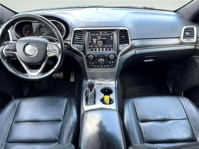 Photo of 2018 Diamond Black Crystal Pearlcoat Jeep Grand Cherokee