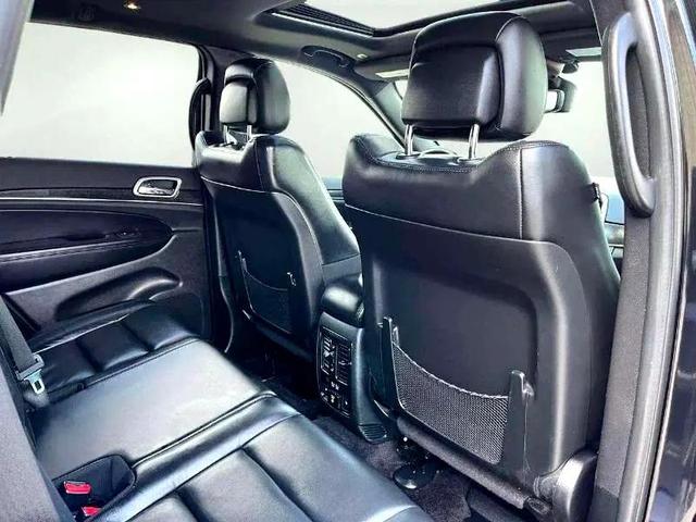 Photo of 2018 Diamond Black Crystal Pearlcoat Jeep Grand Cherokee
