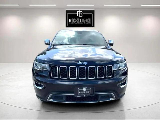 Photo of 2018 Diamond Black Crystal Pearlcoat Jeep Grand Cherokee