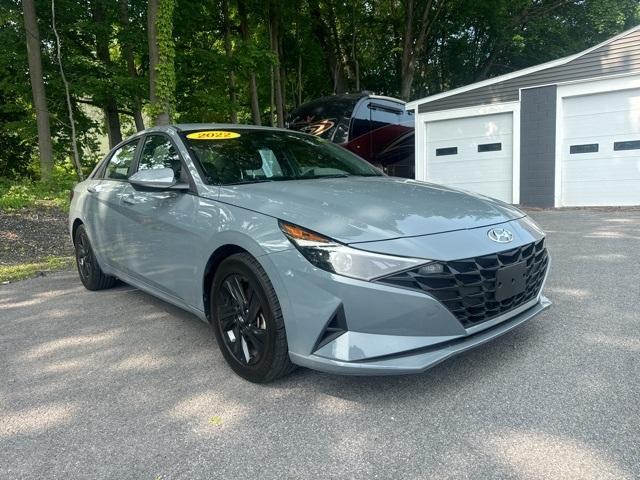 2022 Hyundai Elantra Hev