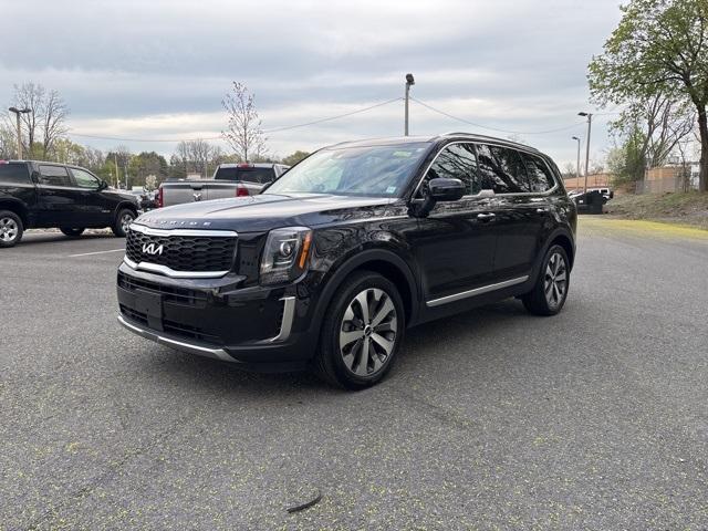 Photo of 2022 Black Kia Telluride