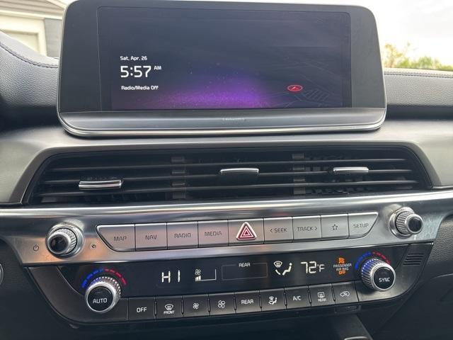Photo of 2022 Black Kia Telluride