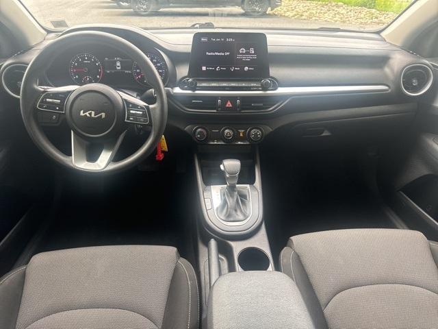 Photo of 2022 Snow White Pearl Kia Forte