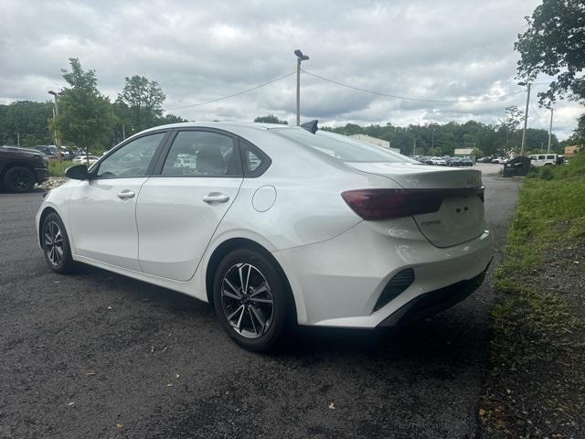 Photo of 2022 Snow White Pearl Kia Forte