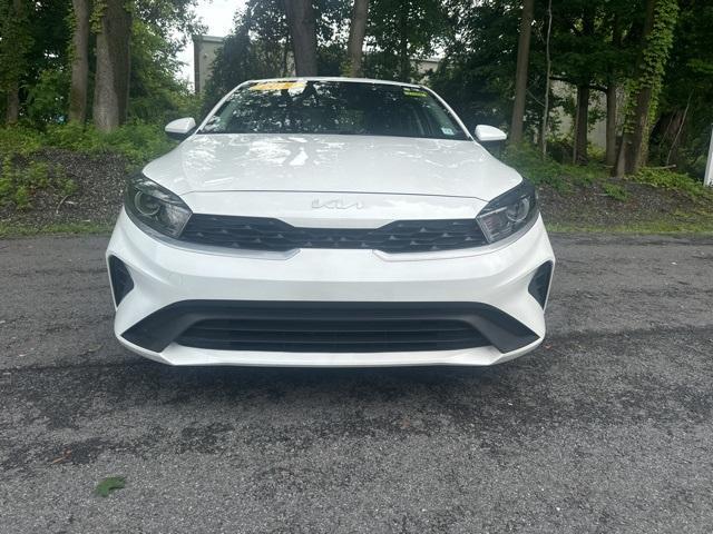 Photo of 2022 Snow White Pearl Kia Forte