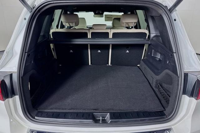 Photo of 2025 Polar White Mercedes-Benz GLB 250