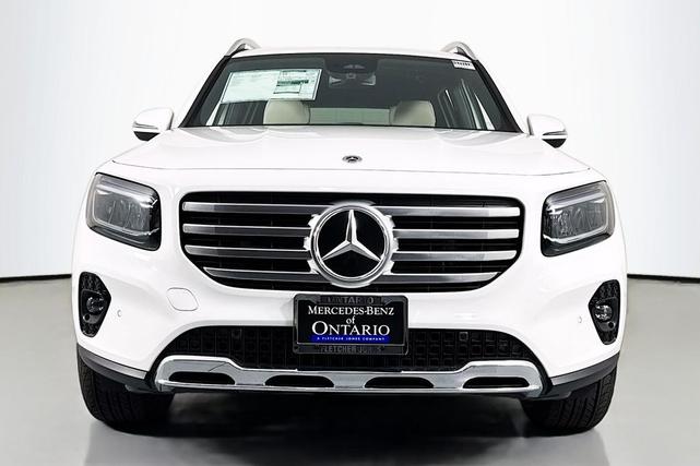 Photo of 2025 Polar White Mercedes-Benz GLB 250