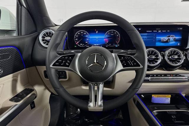Photo of 2025 Polar White Mercedes-Benz GLB 250