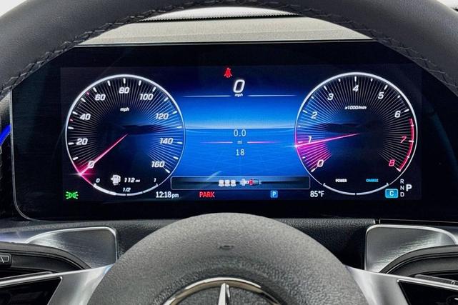 Photo of 2025 Polar White Mercedes-Benz GLB 250