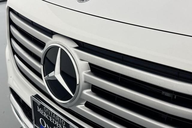 Photo of 2025 Polar White Mercedes-Benz GLB 250