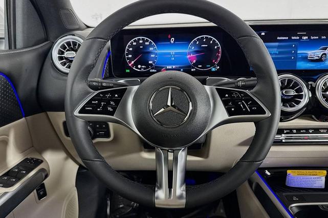 Photo of 2025 Polar White Mercedes-Benz GLB 250