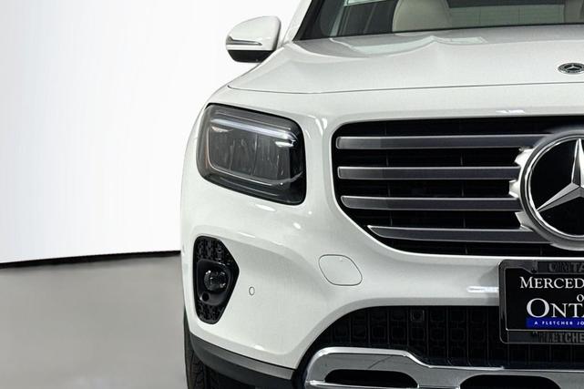 Photo of 2025 Polar White Mercedes-Benz GLB 250
