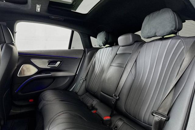 Photo of 2022 Obsidian Black Metallic Mercedes-Benz EQS 580