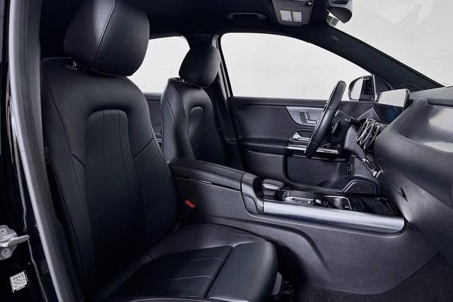 Photo of 2023 Night Black Mercedes-Benz GLA 250