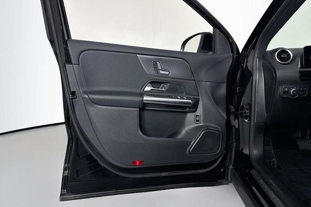 Photo of 2023 Night Black Mercedes-Benz GLA 250