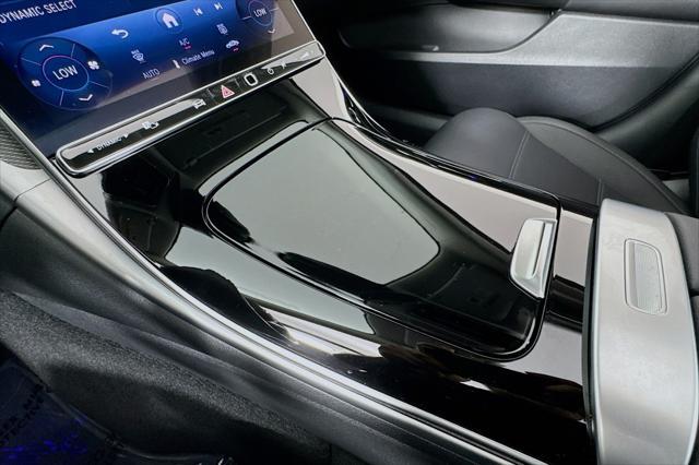 Photo of 2025 Polar White Mercedes-Benz C-Class