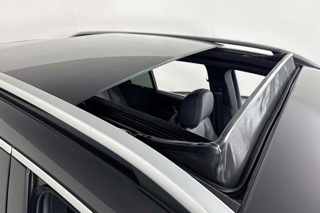 Photo of 2026 Obsidian Black Metallic Mercedes-Benz GLE 350