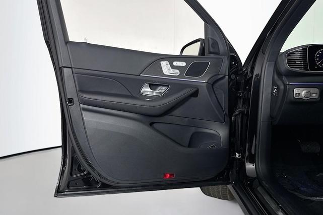 Photo of 2026 Obsidian Black Metallic Mercedes-Benz GLE 350