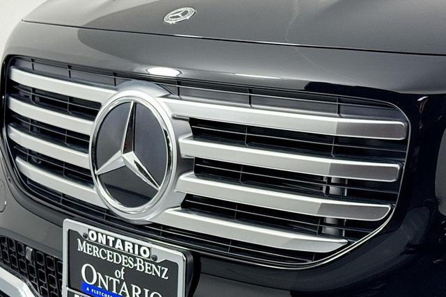Photo of 2025 Night Black Mercedes-Benz GLB 250