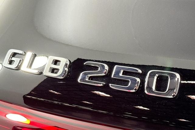 Photo of 2025 Night Black Mercedes-Benz GLB 250