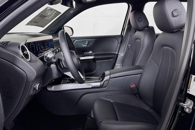 Photo of 2025 Night Black Mercedes-Benz GLB 250