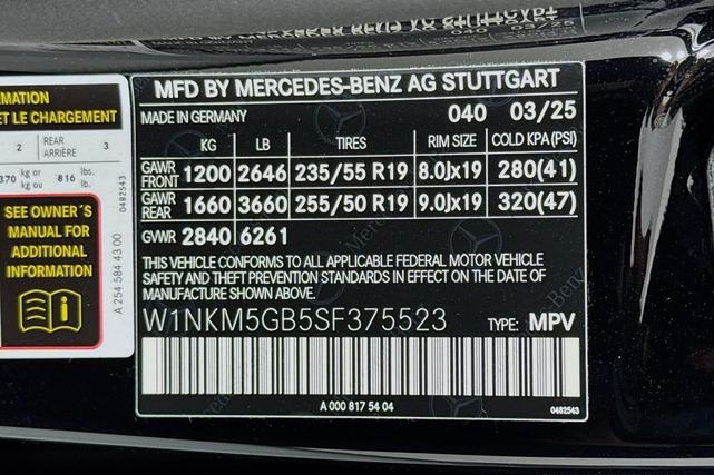 Photo of 2025 Obsidian Black Metallic Mercedes-Benz GLC 350e