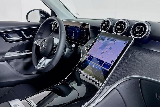 Photo of 2025 Obsidian Black Metallic Mercedes-Benz GLC 350e