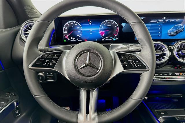 Photo of 2025 Night Black Mercedes-Benz GLB 250