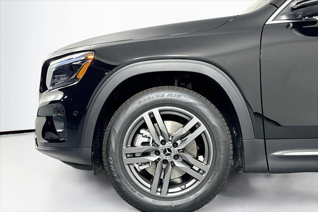 Photo of 2025 Night Black Mercedes-Benz GLB 250