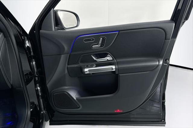 Photo of 2025 Night Black Mercedes-Benz GLB 250