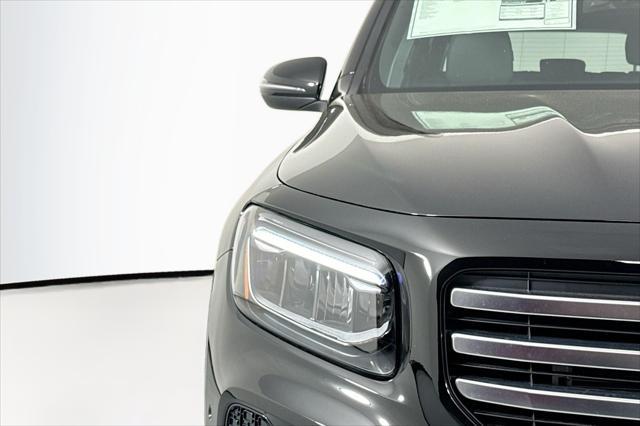 Photo of 2025 Night Black Mercedes-Benz GLB 250