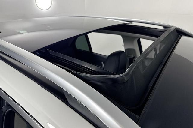 Photo of 2026 Polar White Mercedes-Benz GLE 450