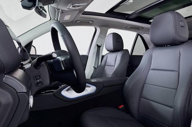 Photo of 2026 Polar White Mercedes-Benz GLE 450