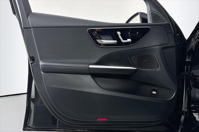 Photo of 2025 Black Mercedes-Benz C-Class