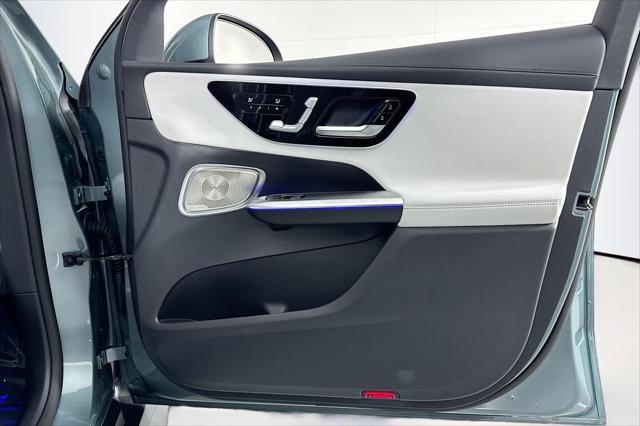 Photo of 2025 Verde Silver Metallic Mercedes-Benz GLC 300