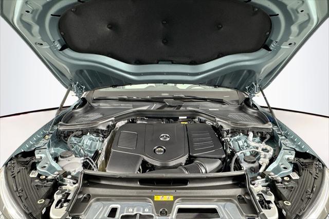 Photo of 2025 Verde Silver Metallic Mercedes-Benz GLC 300
