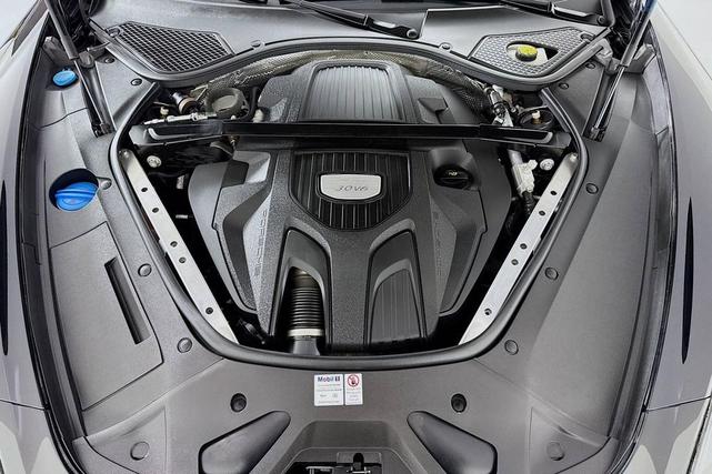 Photo of 2020 Black Porsche Panamera