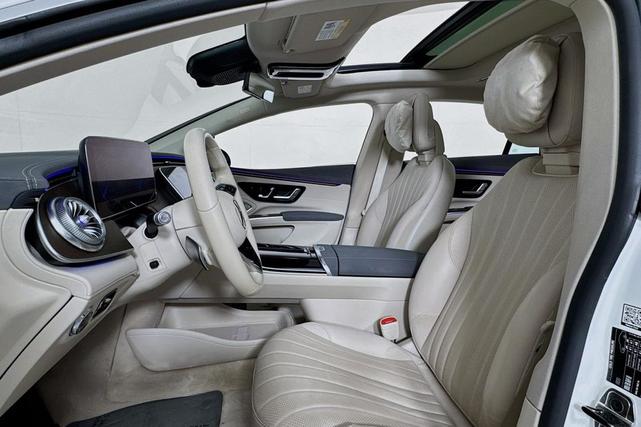 Photo of 2023 MANUFAKTUR Diamond White Mercedes-Benz EQS 450