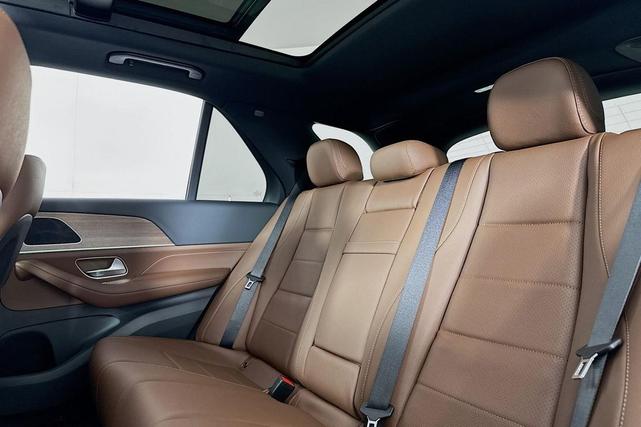 Photo of 2026 Cirrus Silver Metallic Mercedes-Benz GLE 450e