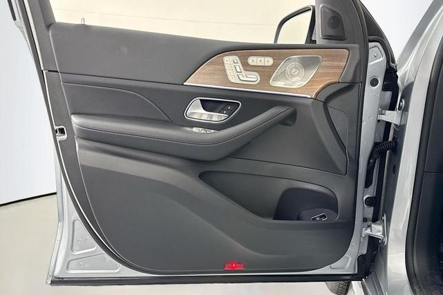 Photo of 2025 Cirrus Silver Metallic Mercedes-Benz GLS 450
