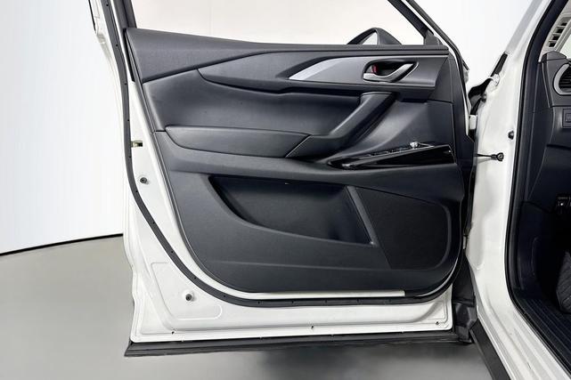 Photo of 2021 Snowflake White Pearl Mica Mazda CX-9