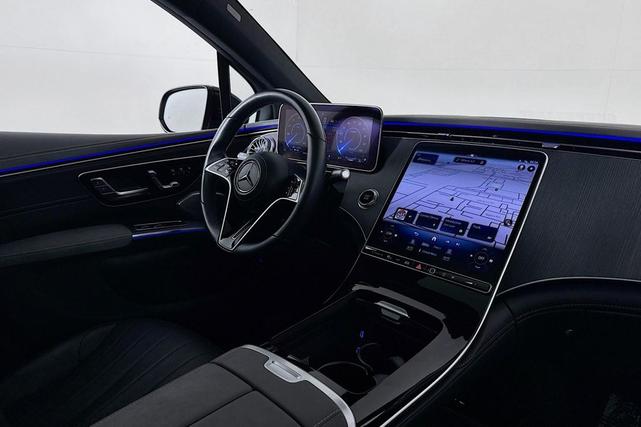 Photo of 2023 Black Mercedes-Benz EQS 450