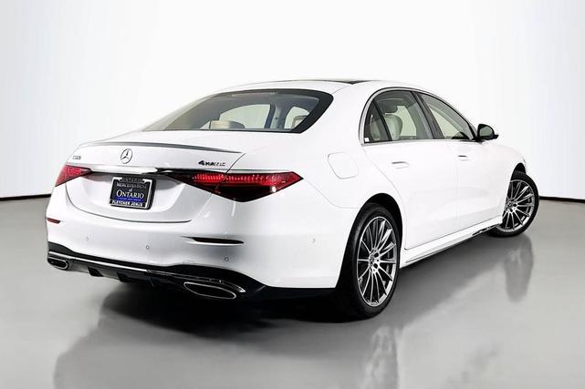 Photo of 2025 MANUFAKTUR Moonlight White Metallic Mercedes-Benz S-Class