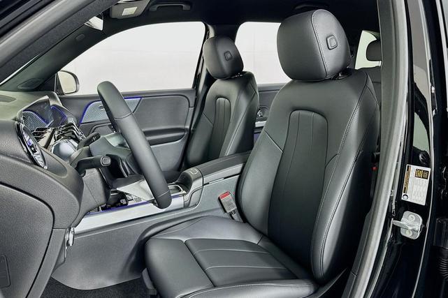Photo of 2025 Night Black Mercedes-Benz GLB 250