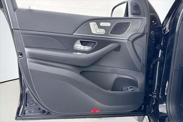 Photo of 2025 Obsidian Black Metallic Mercedes-Benz GLE 450e