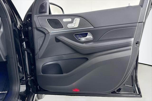 Photo of 2025 Obsidian Black Metallic Mercedes-Benz GLE 450e