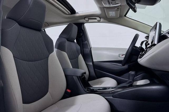 Photo of 2020 Super White Toyota Corolla