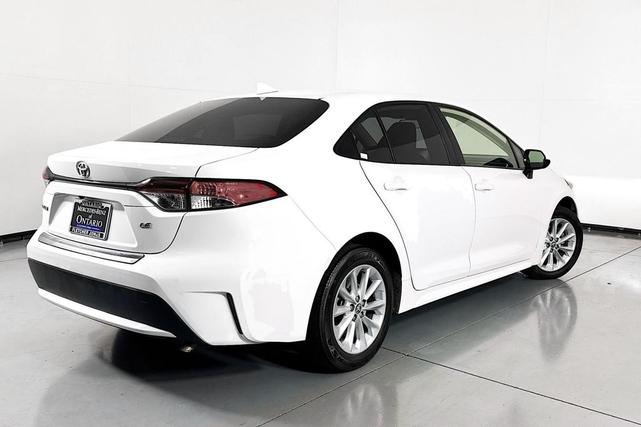 Photo of 2020 Super White Toyota Corolla