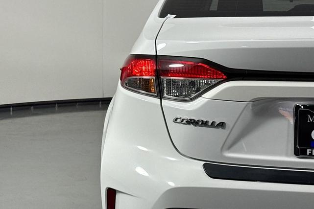 Photo of 2020 Super White Toyota Corolla